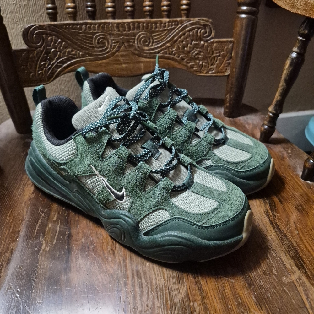 Nike Hera Women's Green Running Shoes, Sneakers